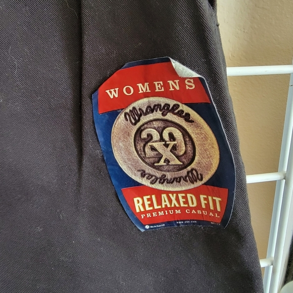 Wrangler 20X Women's Black Shorts - Picture 5 of 5